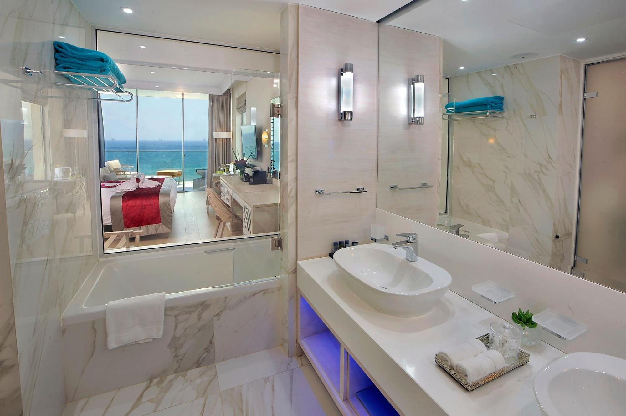 Amavi, Madefortwo Hotels - Paphos (Adults Only) Exterior foto