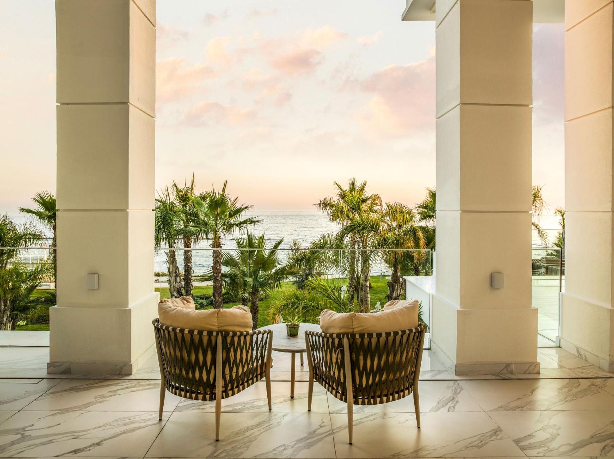 Amavi, Madefortwo Hotels - Paphos (Adults Only) Exterior foto